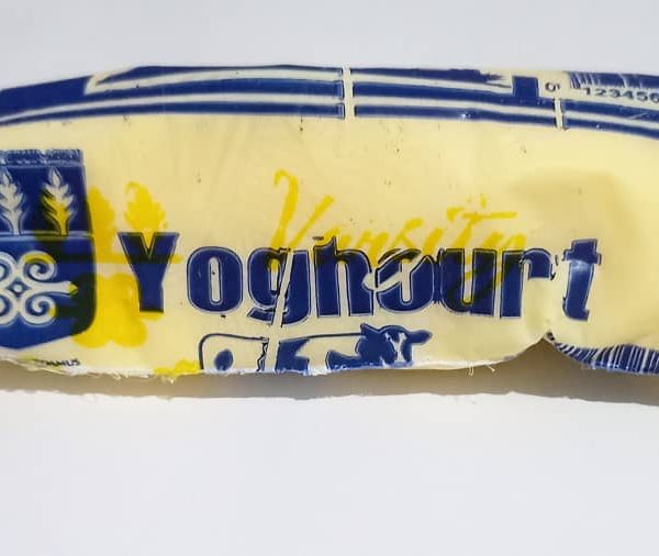 BANANA FLAVOURED YOGHOURT